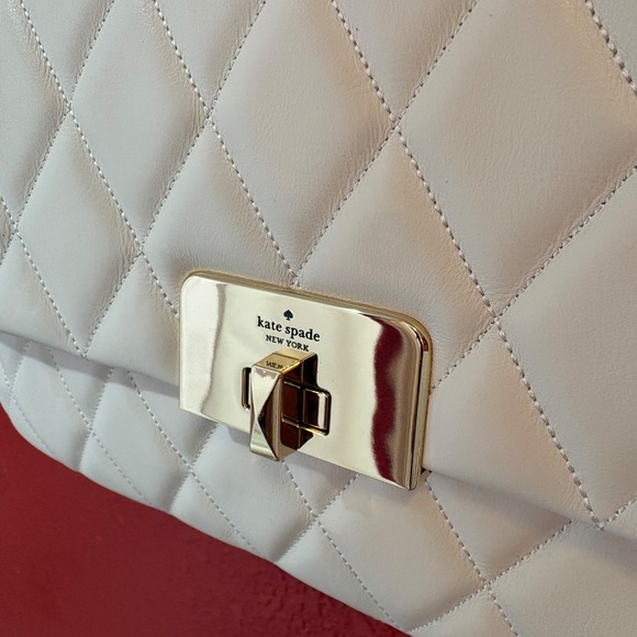 New Authentic Kate Spade "Carey" Shoulder Bag in Meringue white quilted leather - Picture 6 of 17